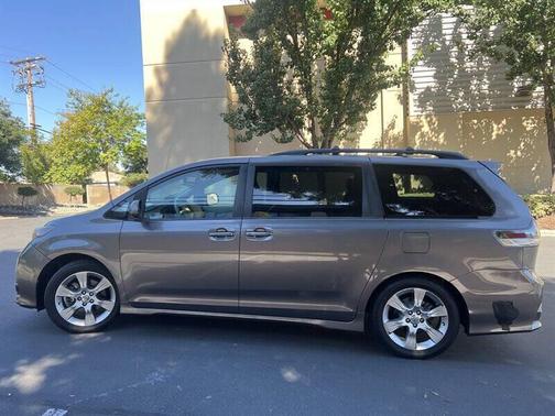 2012 Toyota Sienna SE