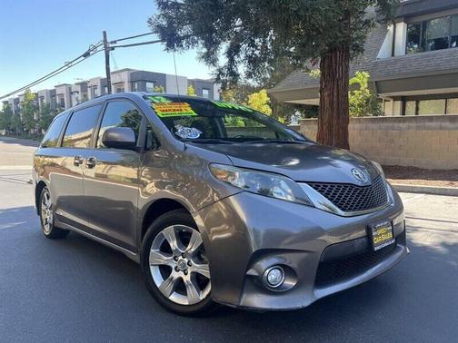 2012 Toyota Sienna SE