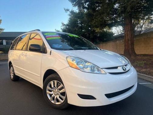 2009 Toyota Sienna LE