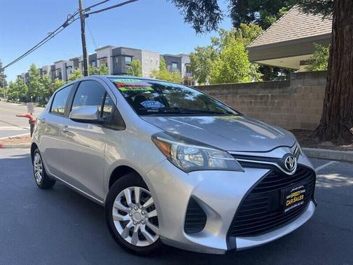 Classic Silver Metallic 2015 Toyota Yaris L