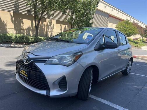 Classic Silver Metallic 2015 Toyota Yaris L