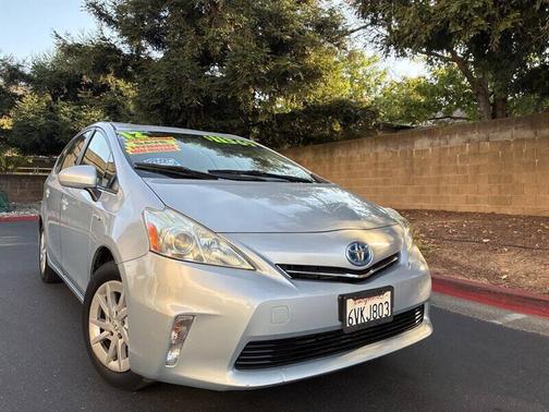 Classic Silver Metallic 2012 Toyota Prius v Two