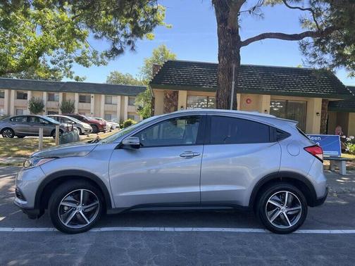 Lunar Silver Metallic 2022 Honda HR-V EX