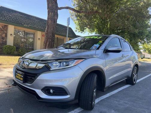 Lunar Silver Metallic 2022 Honda HR-V EX