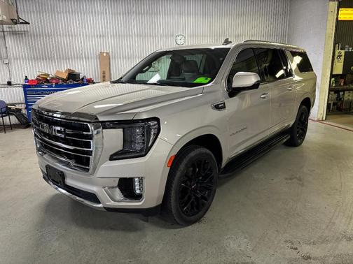 2022 GMC Yukon XL SLT