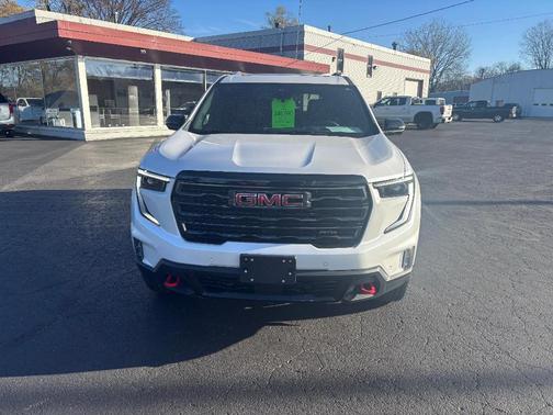 2024 GMC Acadia AT4