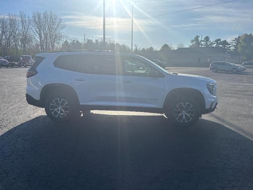 2024 GMC Acadia AT4