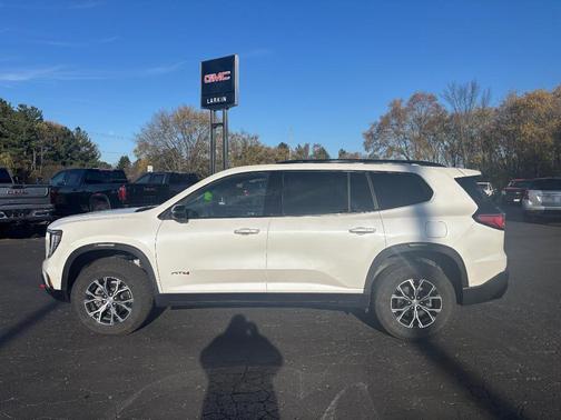 2024 GMC Acadia AT4