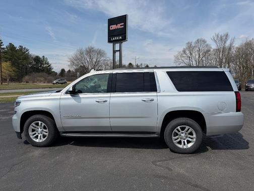 Silver 2017 Chevrolet Suburban LT