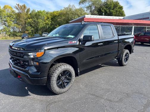 2023 Chevrolet Silverado 1500 Custom Trail Boss