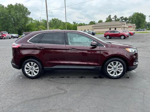 2021 Ford Edge Titanium