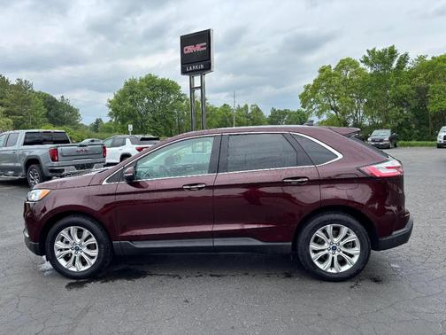 2021 Ford Edge Titanium