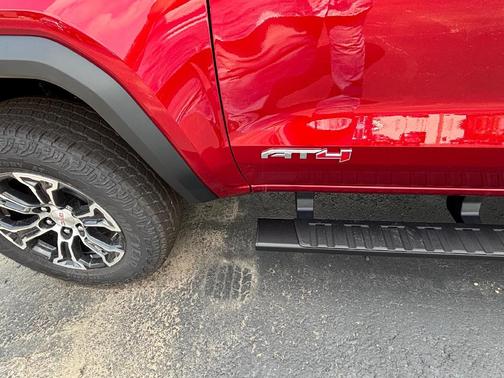2025 GMC Canyon AT4