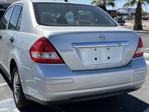 2009 Nissan Versa 1.6 Base