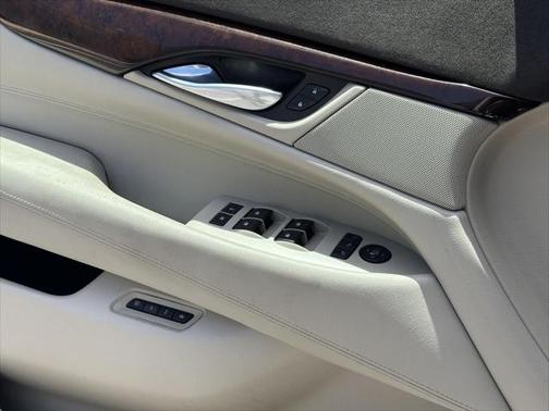 2015 Cadillac Escalade Luxury