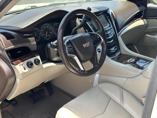 2015 Cadillac Escalade Luxury