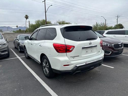 Pearl White Tricoat 2019 Nissan Pathfinder SL