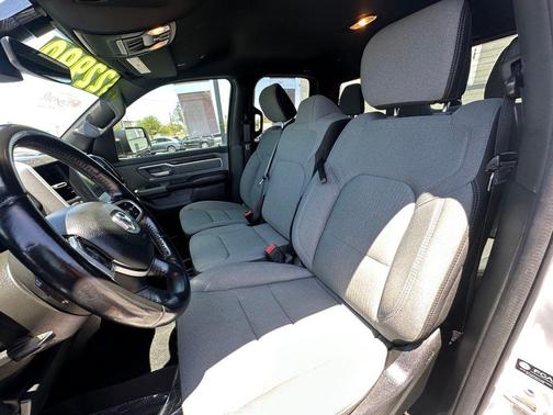 Bright White Clearcoat 2021 RAM 1500 Big Horn/Lone Star