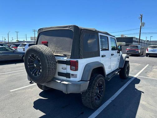 Bright White Clearcoat 2018 Jeep Wrangler JK Unlimited Sport