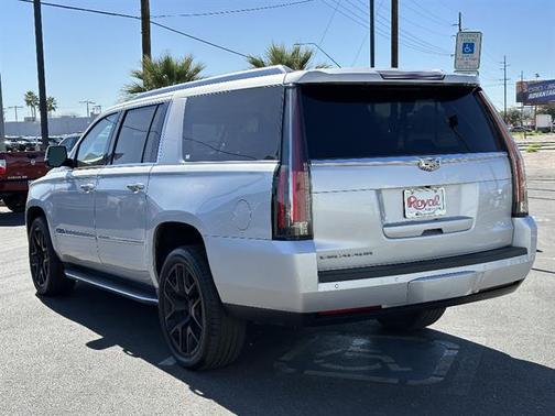 2016 Cadillac Escalade ESV Luxury