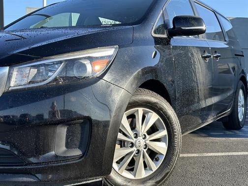 2017 Kia Sedona L