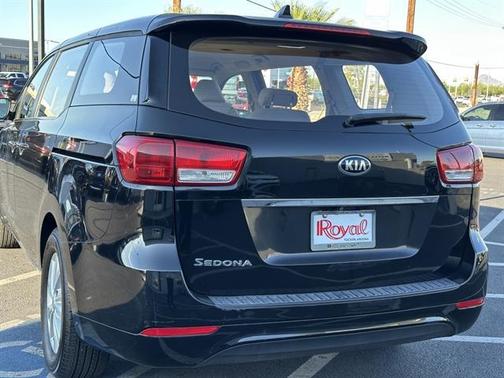 2017 Kia Sedona L
