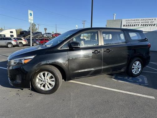 2017 Kia Sedona L