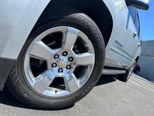 Silver Ice Metallic 2016 Chevrolet Suburban LTZ