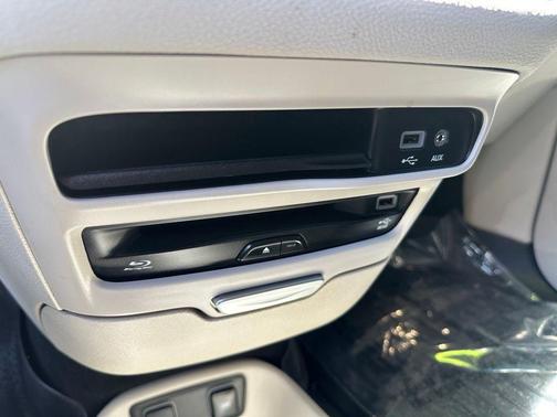 Billet Silver Metallic Clearcoat 2017 Chrysler Pacifica Limited