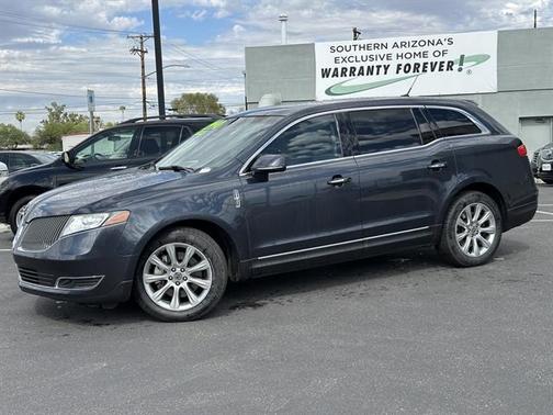 2013 Lincoln MKT Base