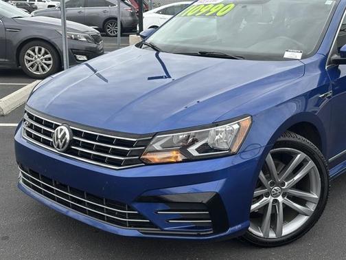 2017 Volkswagen Passat 1.8T R-Line w/Comfort