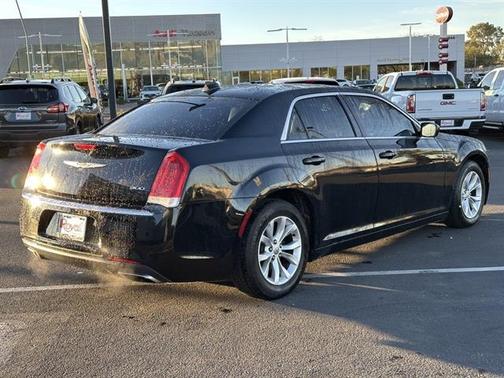2016 Chrysler 300 S