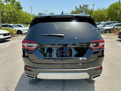 Crystal Black Pearl 2026 Honda Pilot Touring 8-Passenger