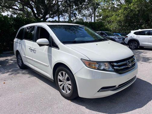 White Diamond Pearl 2017 Honda Odyssey EX-L