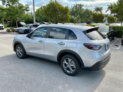 Solar Silver Metallic 2026 Honda HR-V LX