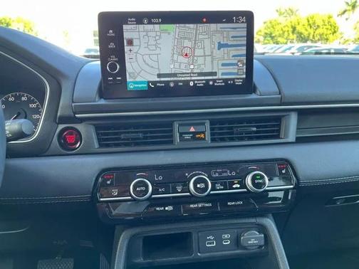 2025 Honda Pilot Touring 8-Passenger