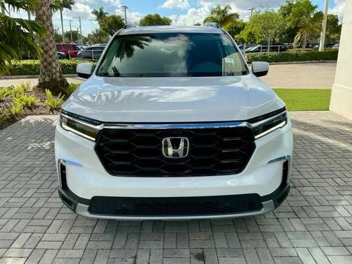 2025 Honda Pilot Touring 8-Passenger