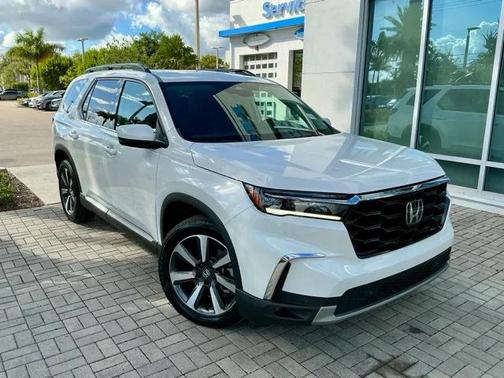 2025 Honda Pilot Touring 8-Passenger