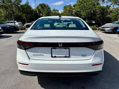 2025 Honda Accord Sport SE 1.5T