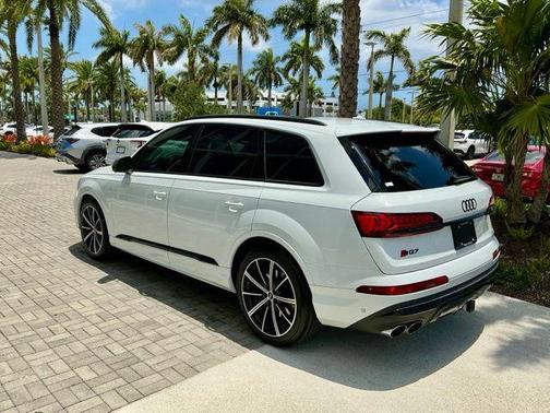 Glacier White Metallic 2023 Audi SQ7 4.0T Prestige