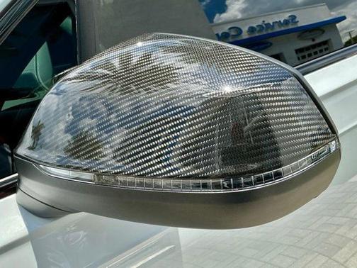 Glacier White Metallic 2023 Audi SQ7 4.0T Prestige
