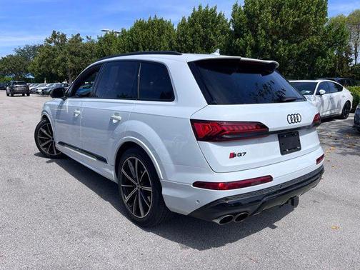 Glacier White Metallic 2023 Audi SQ7 4.0T Prestige