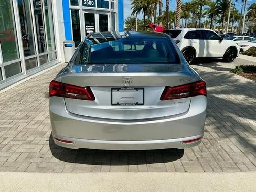 2017 Acura TLX w/Technology Package
