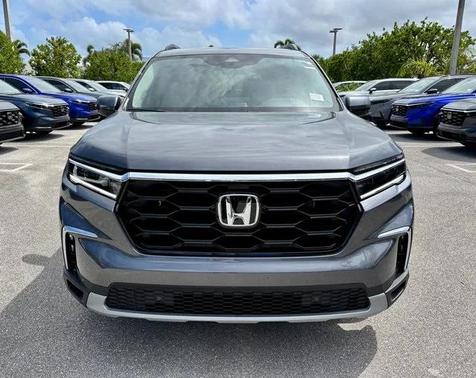 2025 Honda Pilot Touring 8-Passenger