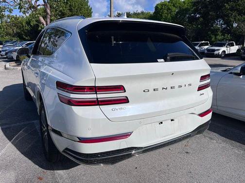 Uyuni White 2026 Genesis GV80 2.5T