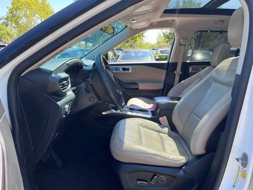 Star White Metallic Tri-Coat 2020 Ford Explorer Limited