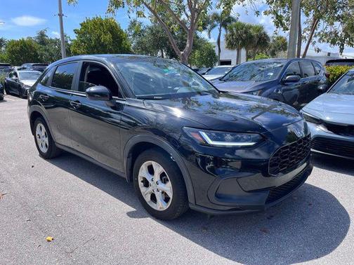 Crystal Black Pearl 2023 Honda HR-V LX
