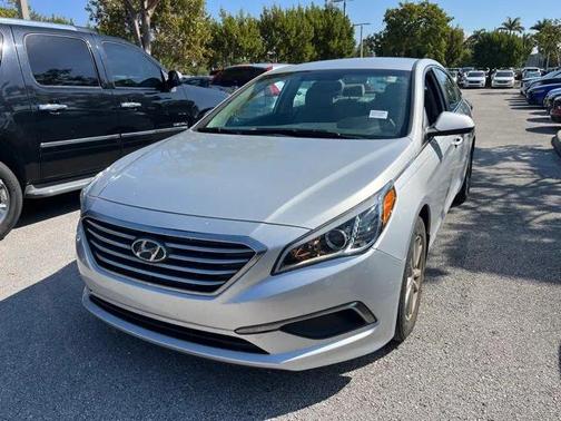 2016 Hyundai SONATA SE