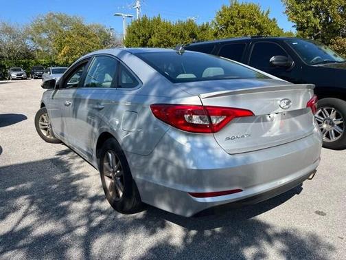 2016 Hyundai SONATA SE