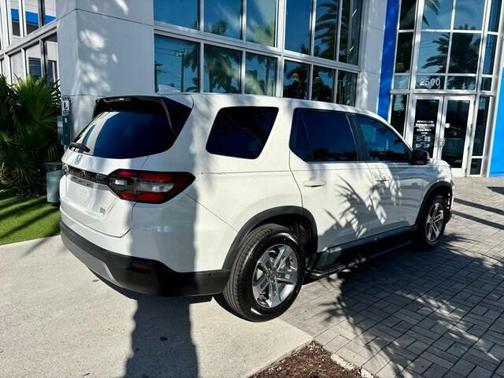 2023 Honda Pilot AWD EX-L 7 Passenger
